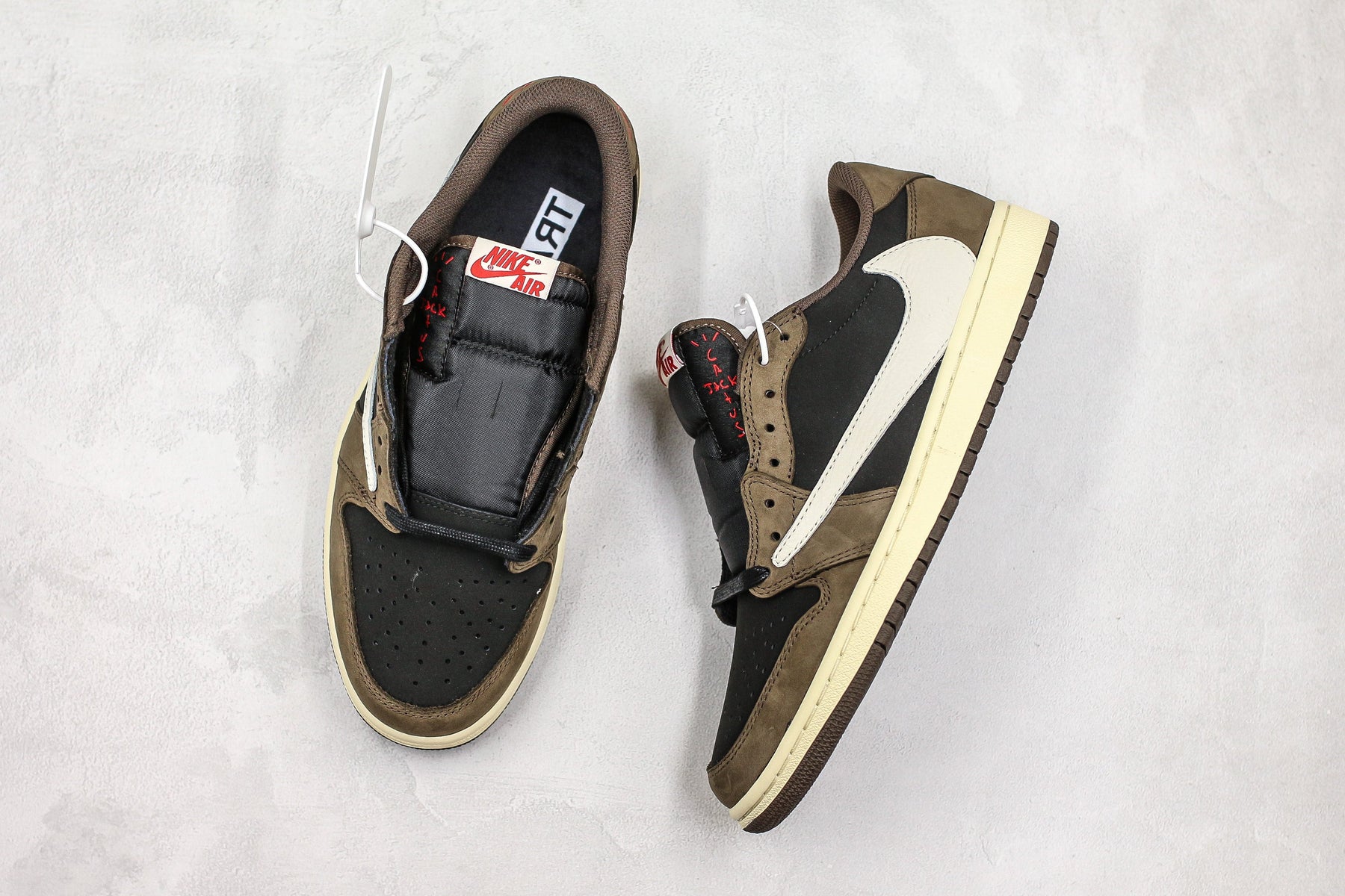 Jordan 1 Retro Low OG SP Travis Scott