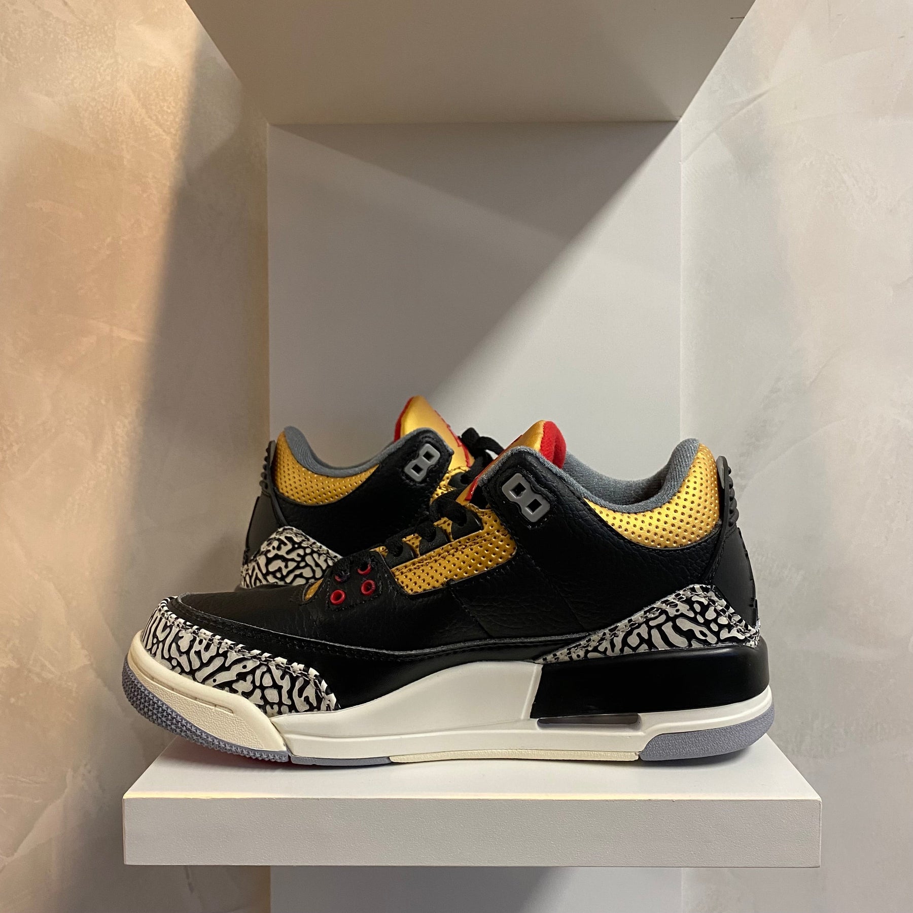 Jordan 3 Retro Cement Gold (Pronta Entrega)