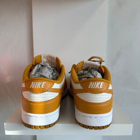 Nike Dunk Low Next Nature Phantom Gold Suede (Pronta Entrega)